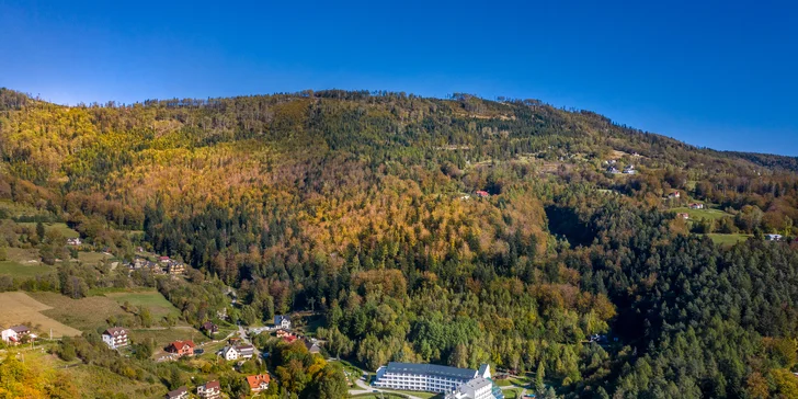 Rodinná dovolená v polských Beskydech: horský hotel s polopenzí, wellness, venkovní bazén a vyžití pro děti