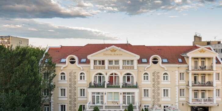 Pobyt ve 4* hotelu 200 m od největších termálů v Evropě: polopenze a neomezený wellness