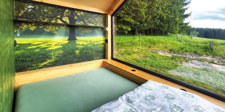 Schovejte se před ruchem měst: krásný tiny house na samotě nedaleko Lipna