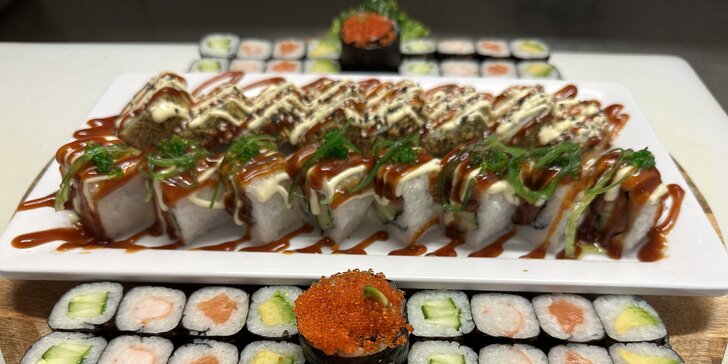 Sety 34-50 rolek sushi: s okurkou, avokádem, krevetami či lososem
