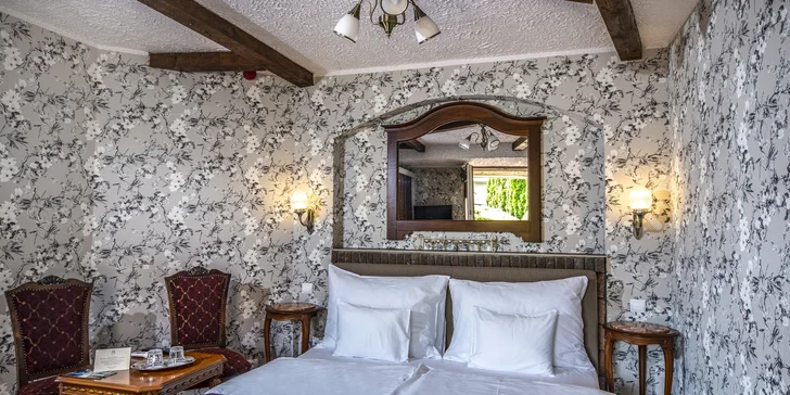 Adult friendly hotel v historickém centru města Eger: snídaně či polopenze, neomezeným wellness, bazén