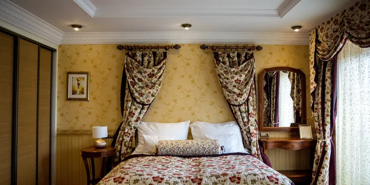 Adult friendly hotel v historickém centru města Eger: snídaně či polopenze, neomezeným wellness, bazén