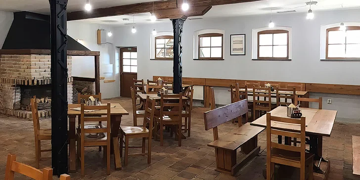 Tříchodové menu s kachnou či tatarákem v hospodské restauraci pro dva