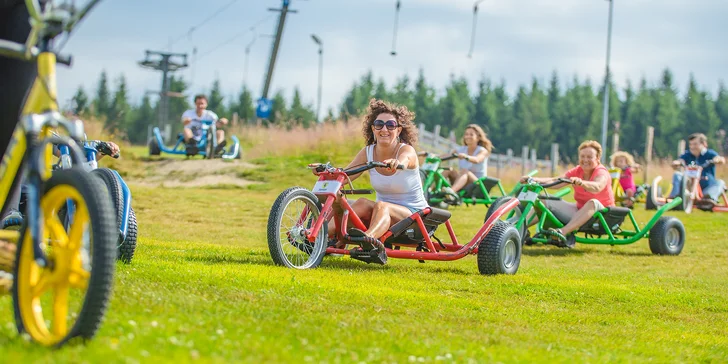 Celý den v dětském parku na Božím Daru a jízdy na káře nebo koloběžce