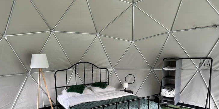 Glamping v kopuli nebo moderní stodola až pro 12 osob u Karpacze