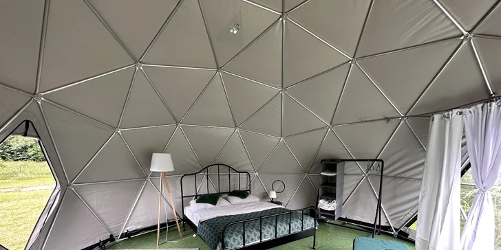 Glamping v kopuli nebo moderní stodola až pro 12 osob u Karpacze