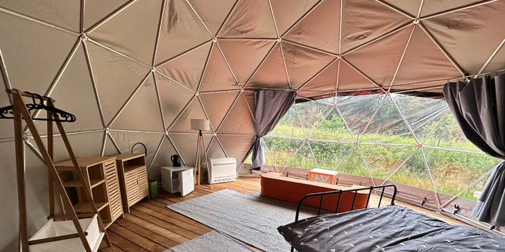 Glamping v kopuli nebo moderní stodola až pro 12 osob u Karpacze