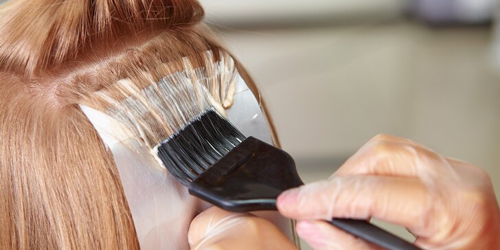 Dámský střih s mytím i stylingem pro všechny délky vlasů, na výběr i barvení či melír