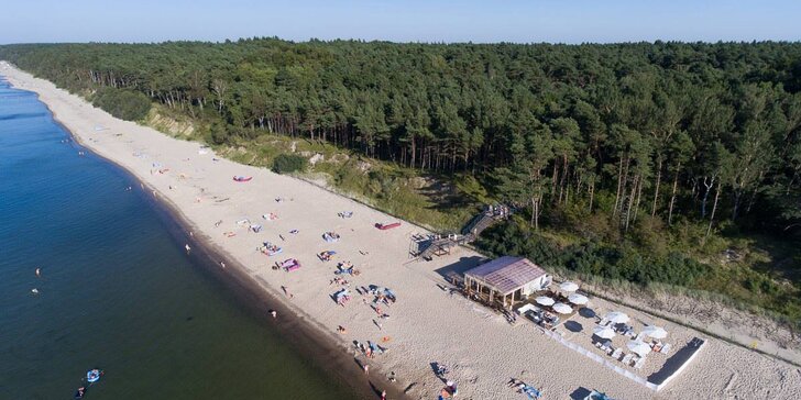 Baltský resort u pláže v Pobierowo: polopenze, neomezený wellness i zábava pro děti