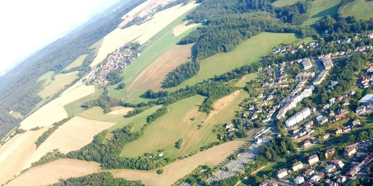 Jiný úhel pohledu: 15–20min. let letadlem nad hrady nebo opevněním