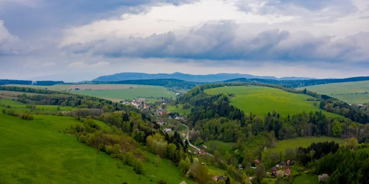 V srdci krásné přírody Adršpachu: stylové ubytování v moderní chalupě