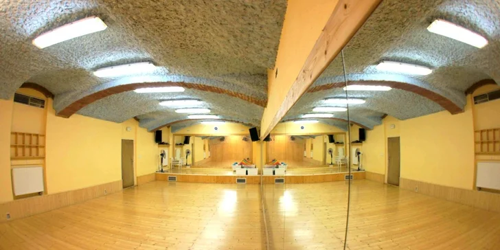 Zimní permanentka: 7 vstupů na skupinová cvičení do fitcentra Bugifit