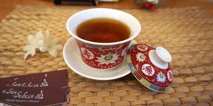 Relax ve dvou: thajská, olejová nebo aromatická masáž v délce 60 či 90 min. i čaj pro dva