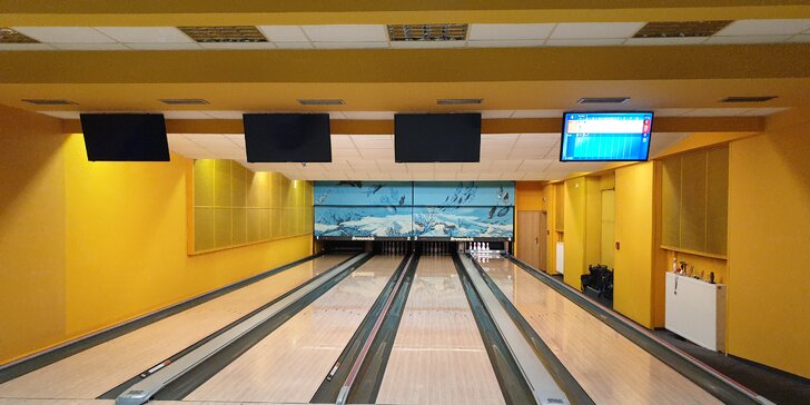 Hodina bowlingu pro partu až 6 hráčů v čase 13:00–24:00