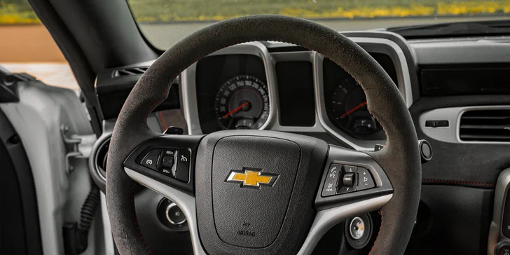 Jízda a spolujízda v Chevroletu Camaro ZL1: více než 600 koní, 20–60 minut s neomezeným nájezdem km