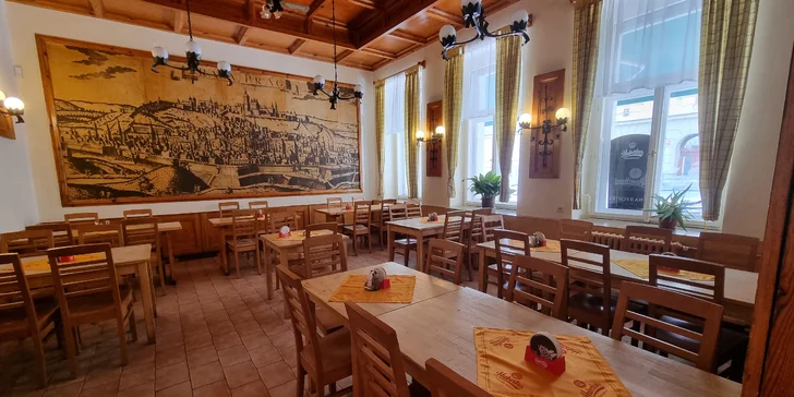 Vymazlené menu s burgerem i quesadillou a hranolky z vyhlášeného podniku v Nuslích