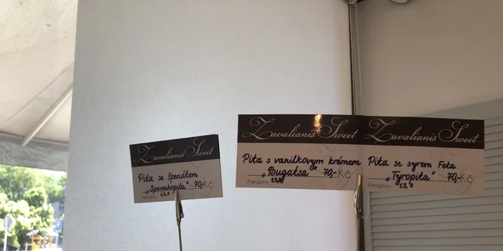 Káva, čaj nebo frappé i slaná či sladká pochoutka pro jednu nebo dvě osoby