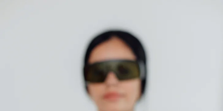 Laserová epilace podpaží, předloktí, obličeje, nohou nebo brazilská