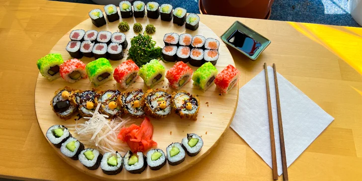 Sushi v centru Frýdku-Místku: sety o 46 i 98 ks i se salátkem z mořských řas