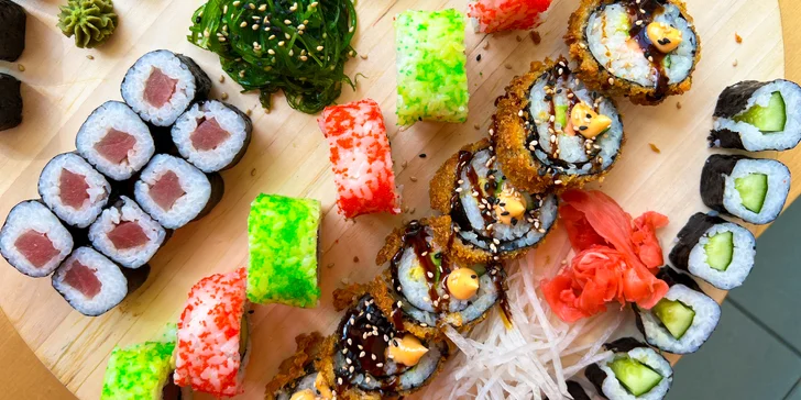 Set 30, 46 či 70 ks sushi: maki i nigiri či roll s lososem, krabem nebo avokádem