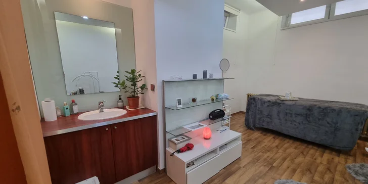 Úprava a barvení obočí, lash lifting i prodloužení řas metodou 2D v salonu na Vinohradech