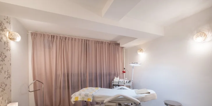 Kosmetické ošetření: relaxační i regenerační péče nebo wellness hýčkání vč. lázně nohou