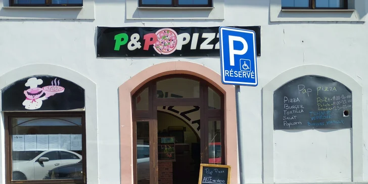 Jedna nebo dvě pizzy o průměru 45 cm podle výběru z 27 druhů