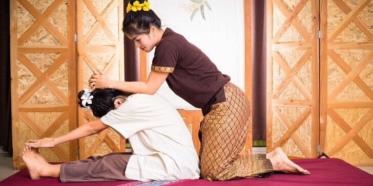 Relaxace z rukou Filipínek: thajská relaxační a Bali masáž celého těla včetně párové varianty