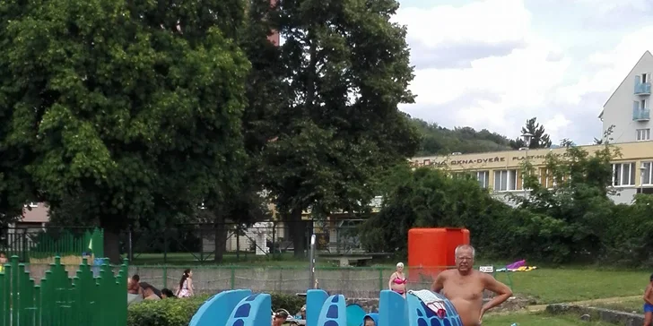 Vstup na jediné koupaliště s bezchlorovou vodou v Brně: pro děti i dospěláky