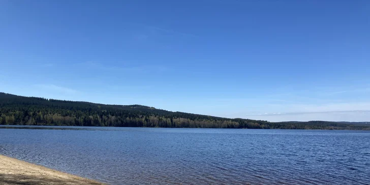 Apartmány v Horní Plané s výhledem na Lipno: venkovní posezení s grilem, infrasauna