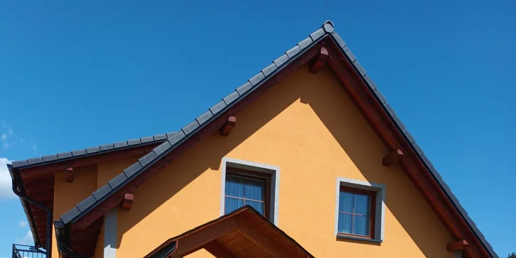 Apartmány v Horní Plané s výhledem na Lipno: venkovní posezení s grilem, infrasauna