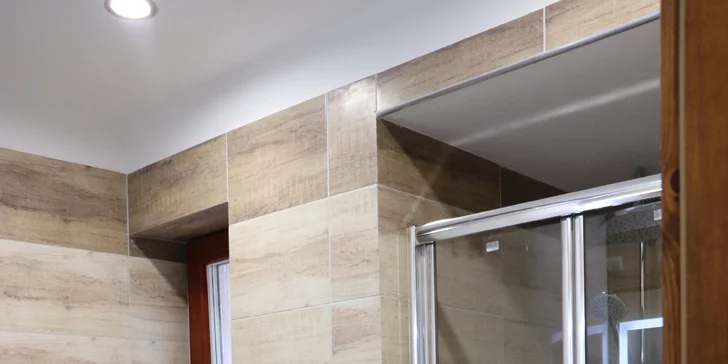 Apartmány v Horní Plané s výhledem na Lipno: venkovní posezení s grilem, infrasauna