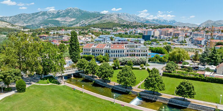 Luxusní hotel ve slunné Dalmácii: polopenze i neomezený wellness