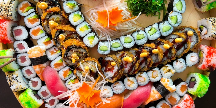 Sushi v centru Frýdku-Místku: sety o 46 i 98 ks i se salátkem z mořských řas