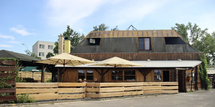 Masové prkno pro dva na kraji Pardubic: Buffalo wings, vepřová žebra a panenka i hovězí svíčková