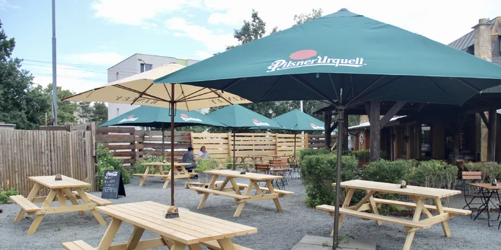 Masové prkno pro dva na kraji Pardubic: Buffalo wings, vepřová žebra a panenka i hovězí svíčková