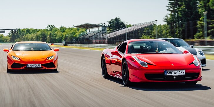 Jízda ve dvou supersportech: Ferrari, Lamborghini, Porsche, Mustang i Subaru