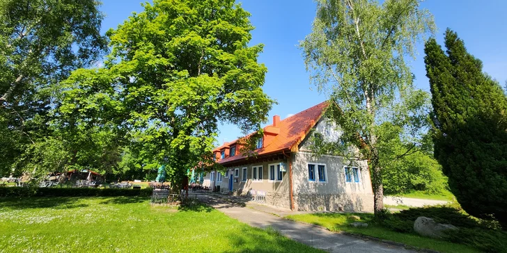 Pobyt v České Kanadě s polopenzí pro dva i rodinu přímo u hradu Landštejn