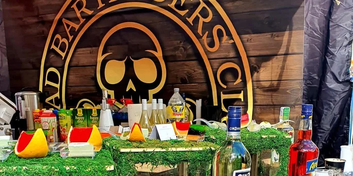 Staňte se barmanem: základní barbek kurz nebo kurz molekulární mixologie