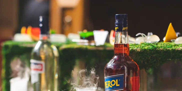 Staňte se barmanem: základní barbek kurz nebo kurz molekulární mixologie
