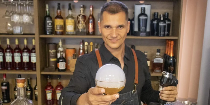 Staňte se barmanem: základní barbek kurz nebo kurz molekulární mixologie