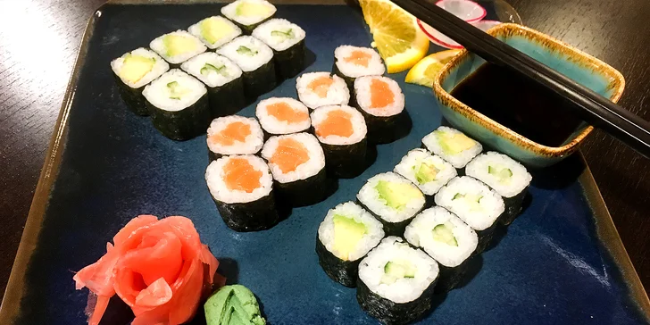 Japonsko v Dejvicích: sety s 24–54 ks sushi, jarní závitky s krevetami i minizávitky