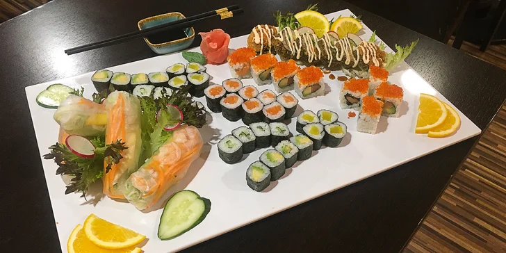Japonsko v Dejvicích: sety s 24–54 ks sushi, jarní závitky s krevetami i minizávitky
