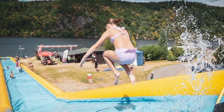 Pořádná porce zábavy pro malé i velké: vstup na obří nafukovací skluzavku