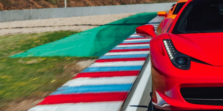 1–4 kola na polygonu v nadupaném supersportu Ferrari, Lamborghini či Porsche i jízda vlastním vozem