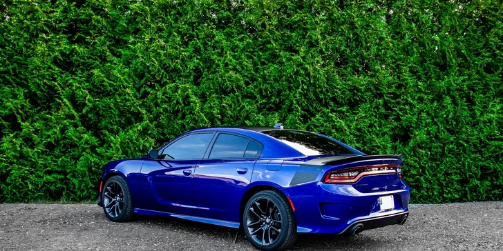 Králem silnic na 12, 24 či 48 hod.: Dodge Charger 5.7 V8 HEMI s výkonem 400 koní