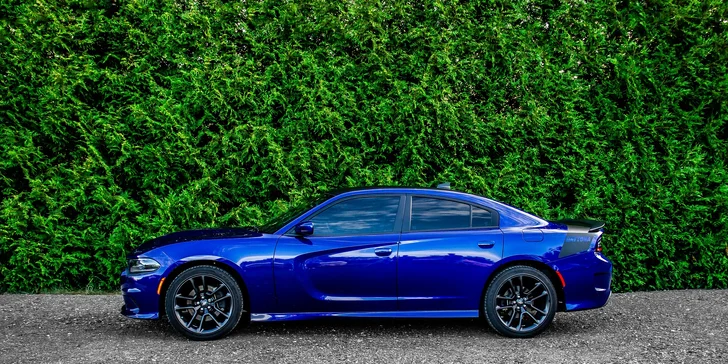 Králem silnic na 12, 24 či 48 hod.: Dodge Charger 5.7 V8 HEMI s výkonem 400 koní