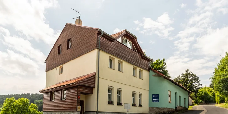 Jáchymov: apartmány s úchvatným výhledem na Krušné hory až pro 4 lidi