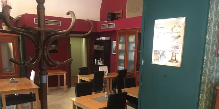 Jedna či dvě pizzy dle výběru z 10 druhů na Starém Městě
