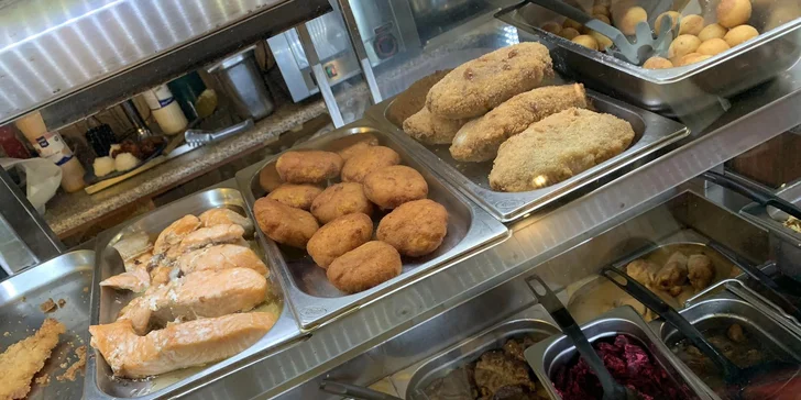 Obědové menu pro 1 i 2 osoby nedaleko Flory: polévka, hlavní chod a nápoj dle výběru z denní nabídky